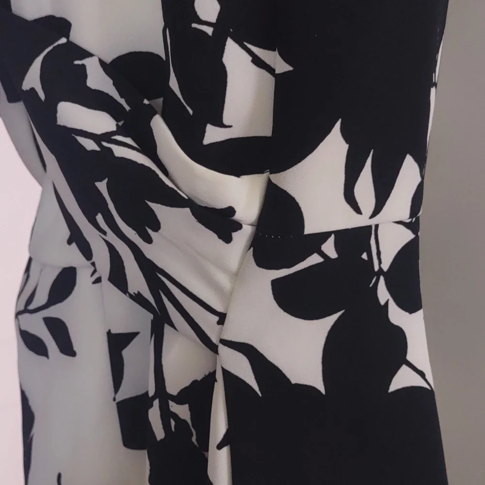 Bardot Black & White Floral Print Off the Shoulder Dress - Size 8 (M) - Picture 7 of 13